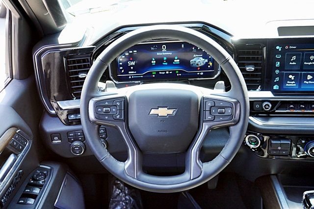 Used 2024 Chevrolet Silverado 1500 High Country w/ High Country Premium Package AWD/4WD image 31