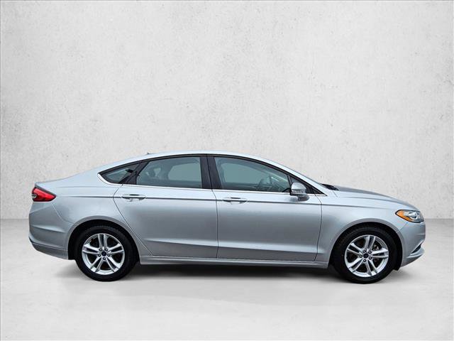 Used 2018 Ford Fusion SE FWD image 6