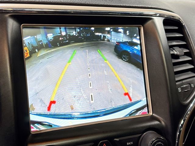 Used 2017 Jeep Grand Cherokee Limited image 16