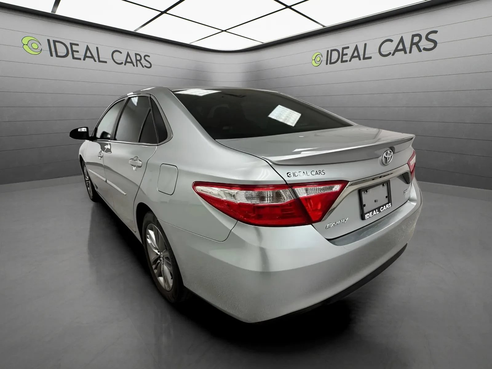 Used 2017 Toyota Camry SE FWD image 7