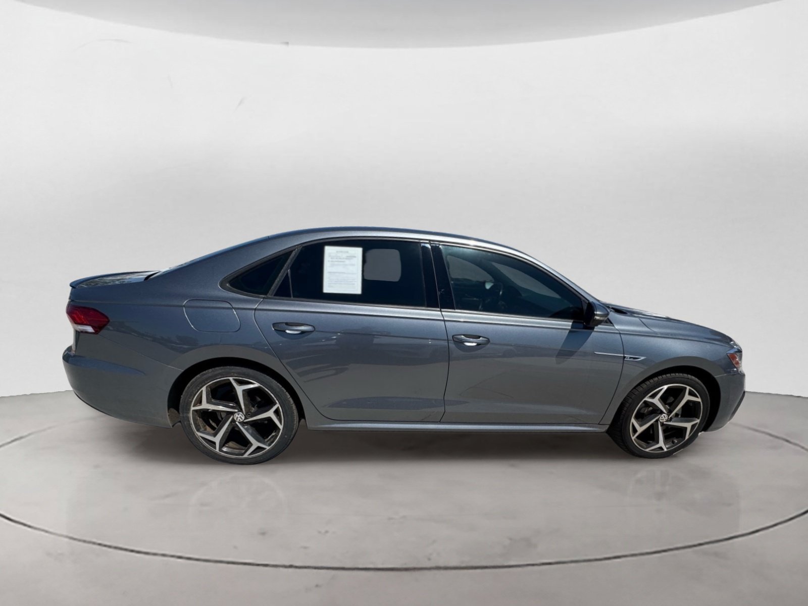 Used 2021 Volkswagen Passat 2.0T R-Line FWD image 3