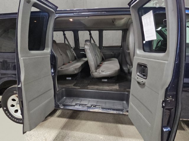 Used 2011 Chevrolet Express 1500 LT w/ LT Preferred Equipment Group AWD/4WD image 26