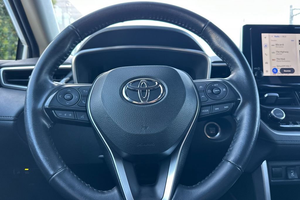Used 2023 Toyota Corolla Cross XLE w/ Convenience Package image 23