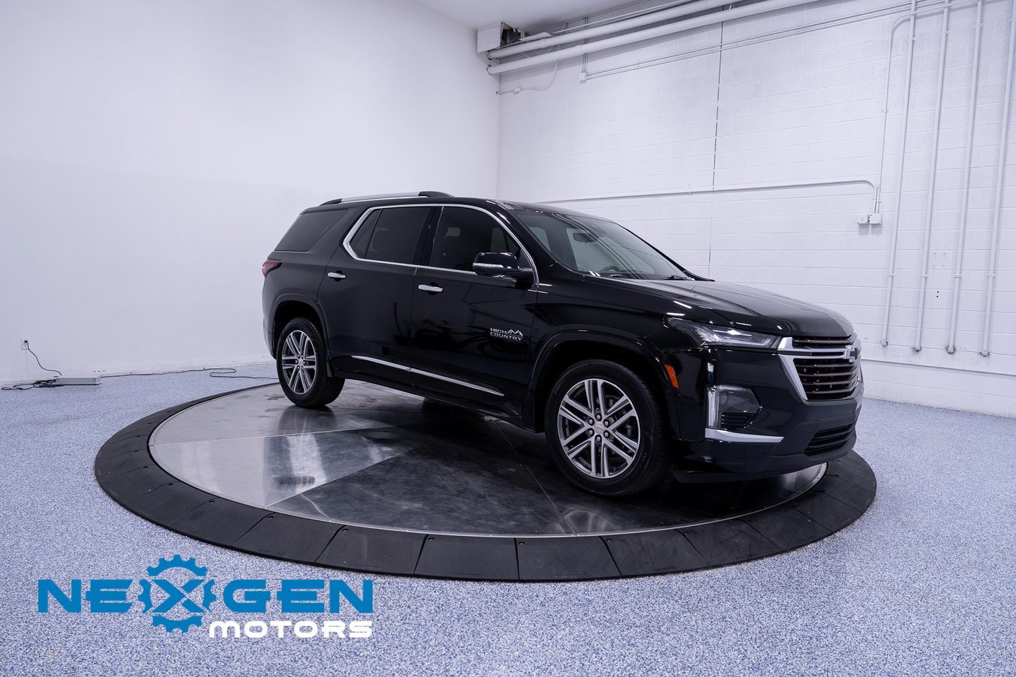Used 2023 Chevrolet Traverse High Country image 63