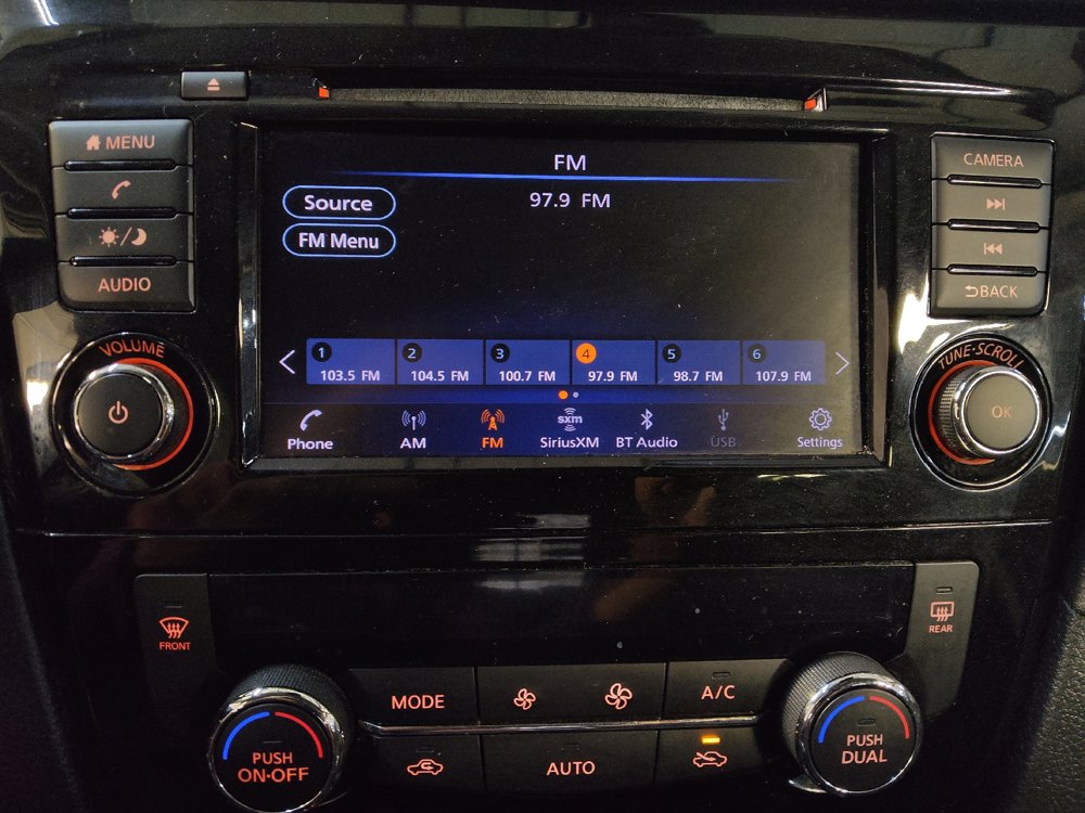 Used 2020 Nissan Rogue SV AWD/4WD image 25