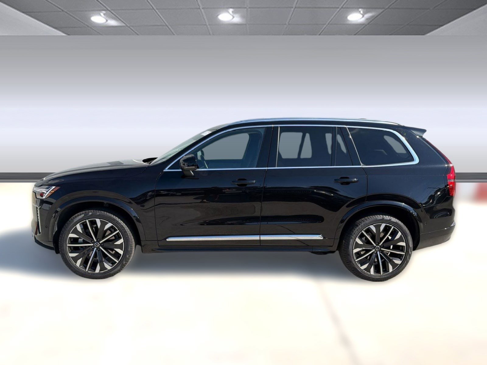 Used 2025 Volvo XC90 B5 Plus w/ Protection Package Premier AWD/4WD image 2