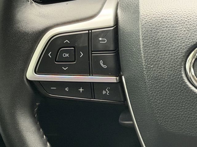 Certified 2025 Toyota Highlander LE FWD image 11