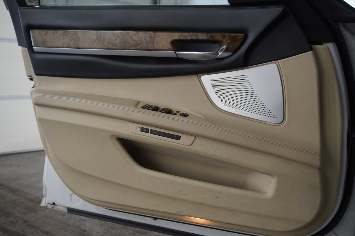 Used 2013 BMW 740Li xDrive w/ Executive Pkg AWD/4WD image 30