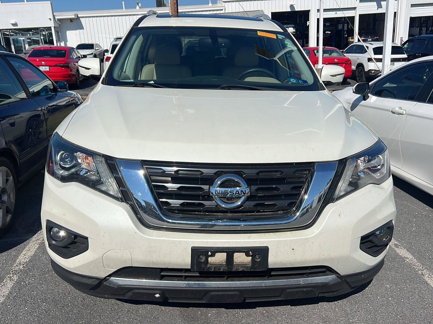 Used 2020 Nissan Pathfinder Platinum AWD/4WD image 6