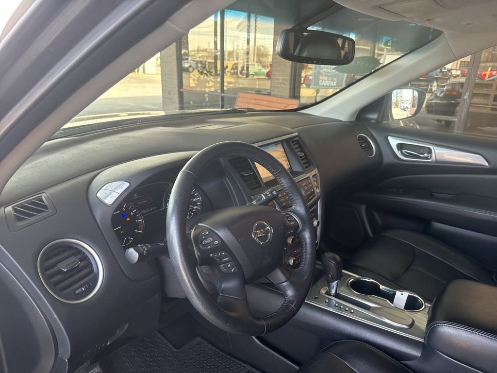 Used 2019 Nissan Pathfinder SL image 9