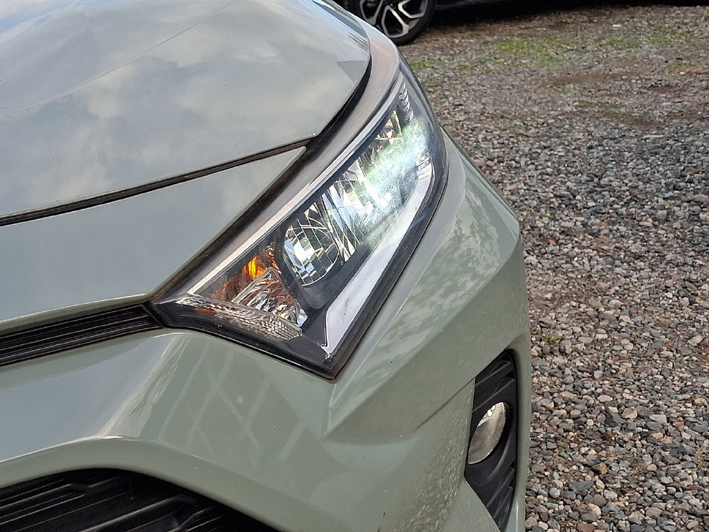 Used 2021 Toyota RAV4 XLE AWD/4WD image 36