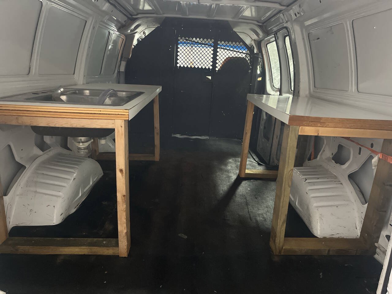 Used 2005 Ford E-150 and Econoline 150 RWD image 10