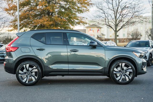 New 2026 Volvo XC40 B5 Ultra w/ Protection Package Premier image 3