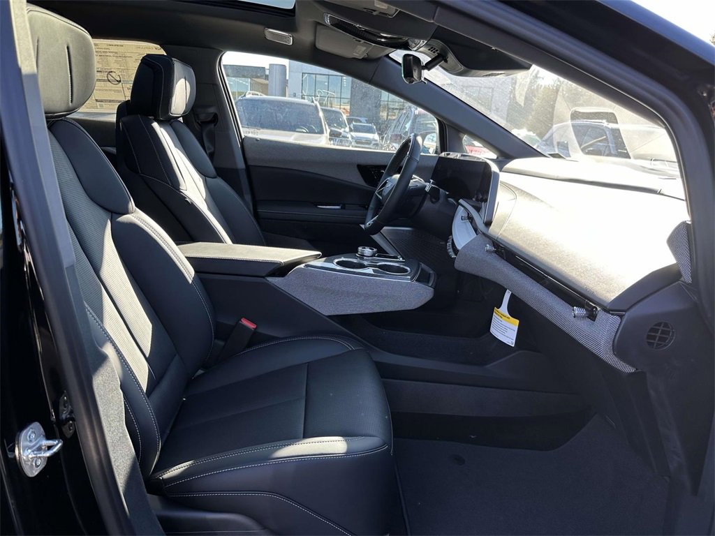 New 2025 Cadillac Optiq Sport 2 w/ LPO, ONYX Package image 10