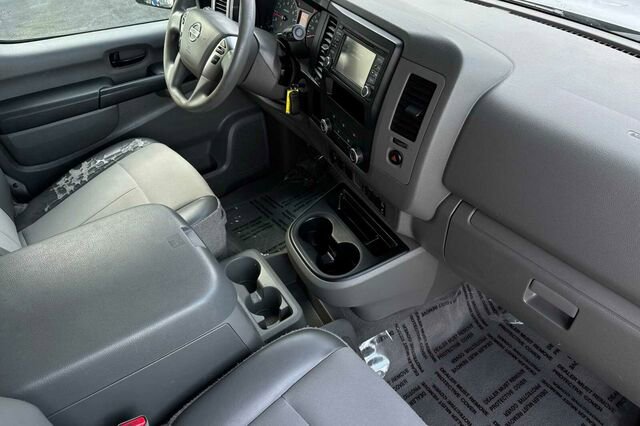 Used 2015 Nissan NV 3500 SV w/ Technology Package image 17