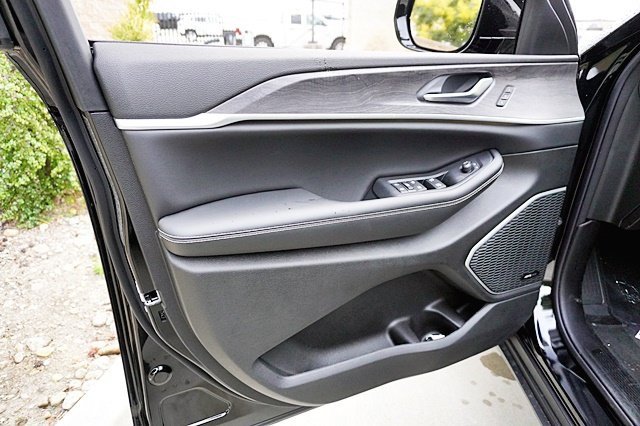 New 2023 Jeep Grand Cherokee Limited 4xe image 29