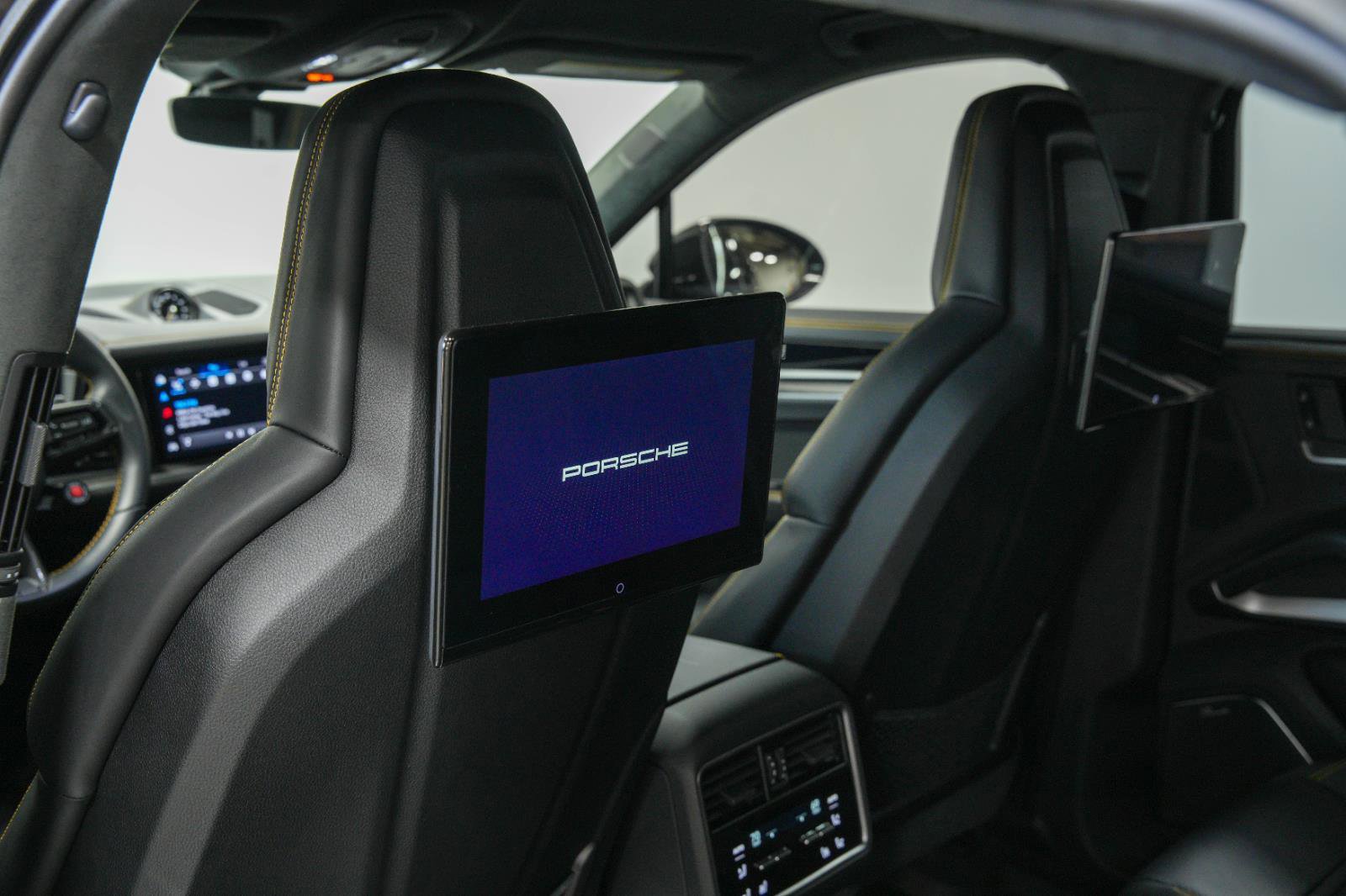 Used 2024 Porsche Cayenne Turbo GT image 69