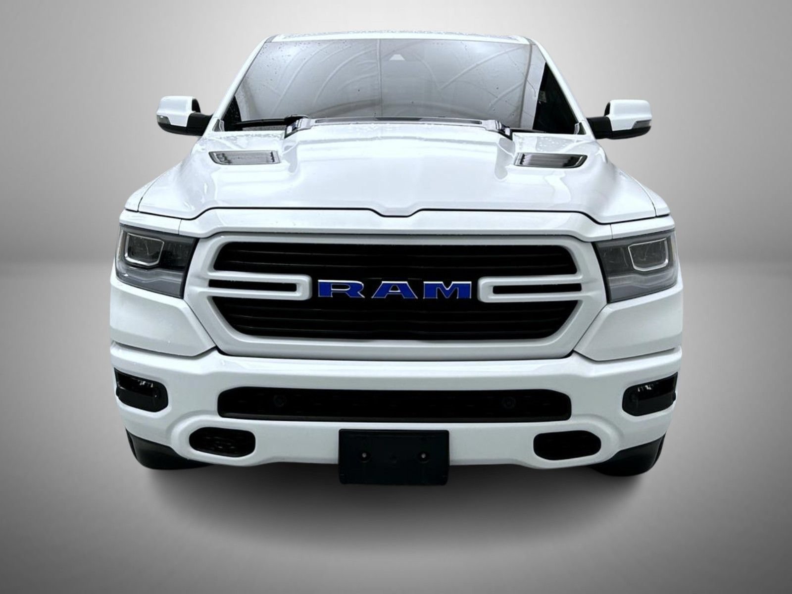 Used 2023 RAM 1500 Laramie AWD/4WD image 2