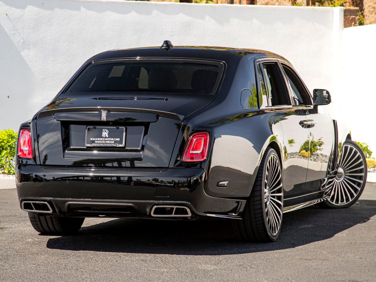 Used 2023 Rolls-Royce Phantom Sedan w/ The Phantom Package RWD image 2