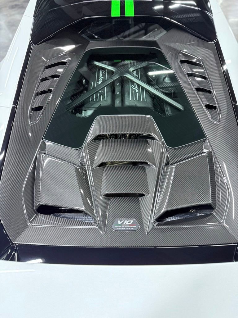 Used 2023 Lamborghini Huracan Tecnica RWD image 5