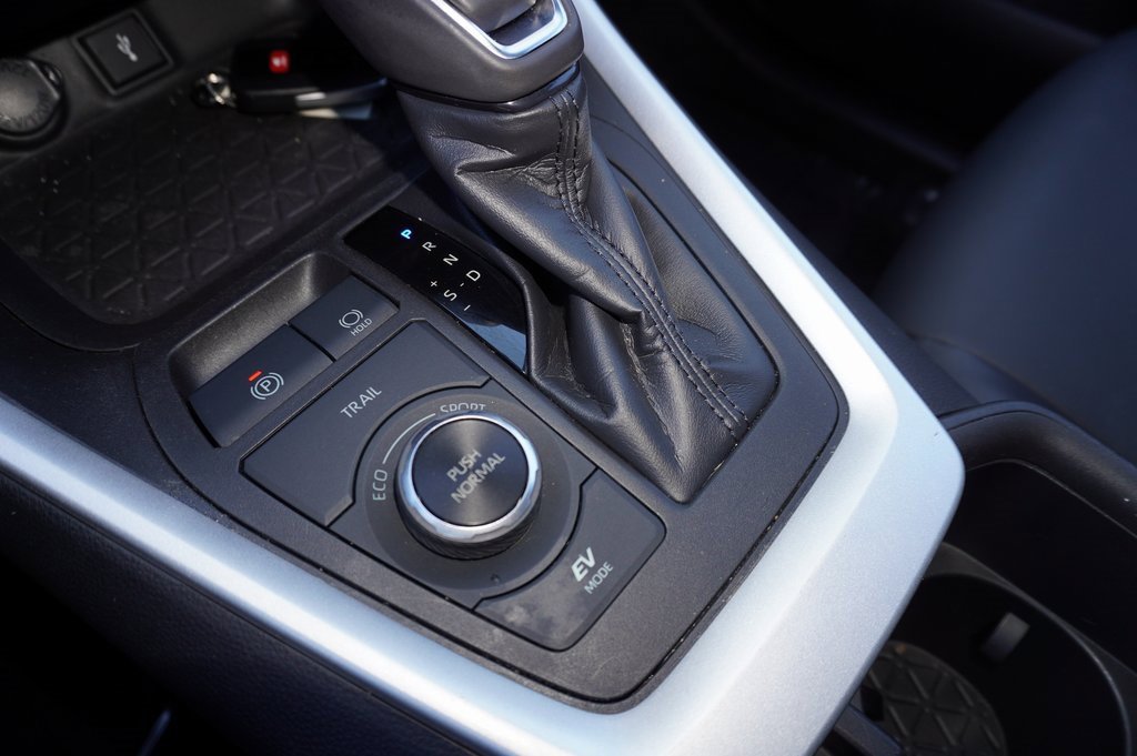 Certified 2022 Toyota RAV4 XLE Premium image 21