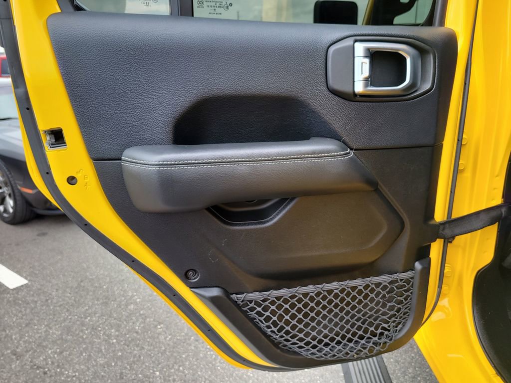Used 2019 Jeep Wrangler Unlimited Sahara AWD/4WD image 11