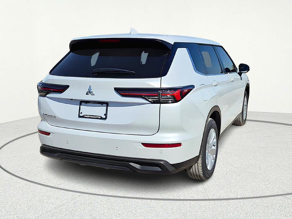 New 2026 Mitsubishi Outlander ES FWD image 6