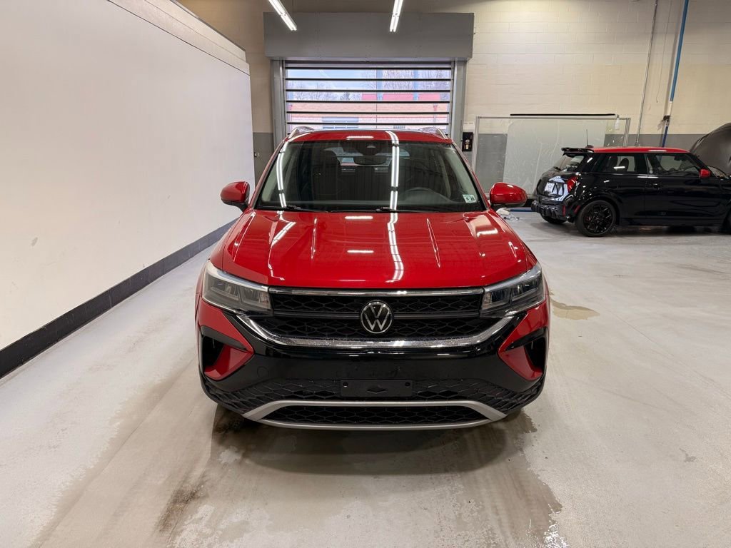 Used 2023 Volkswagen Taos SE w/ Panoramic Sunroof Package image 8