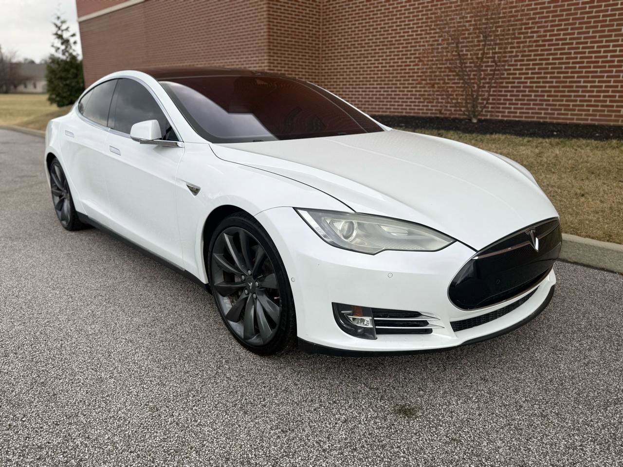 Used 2016 Tesla Model S 85D image 24