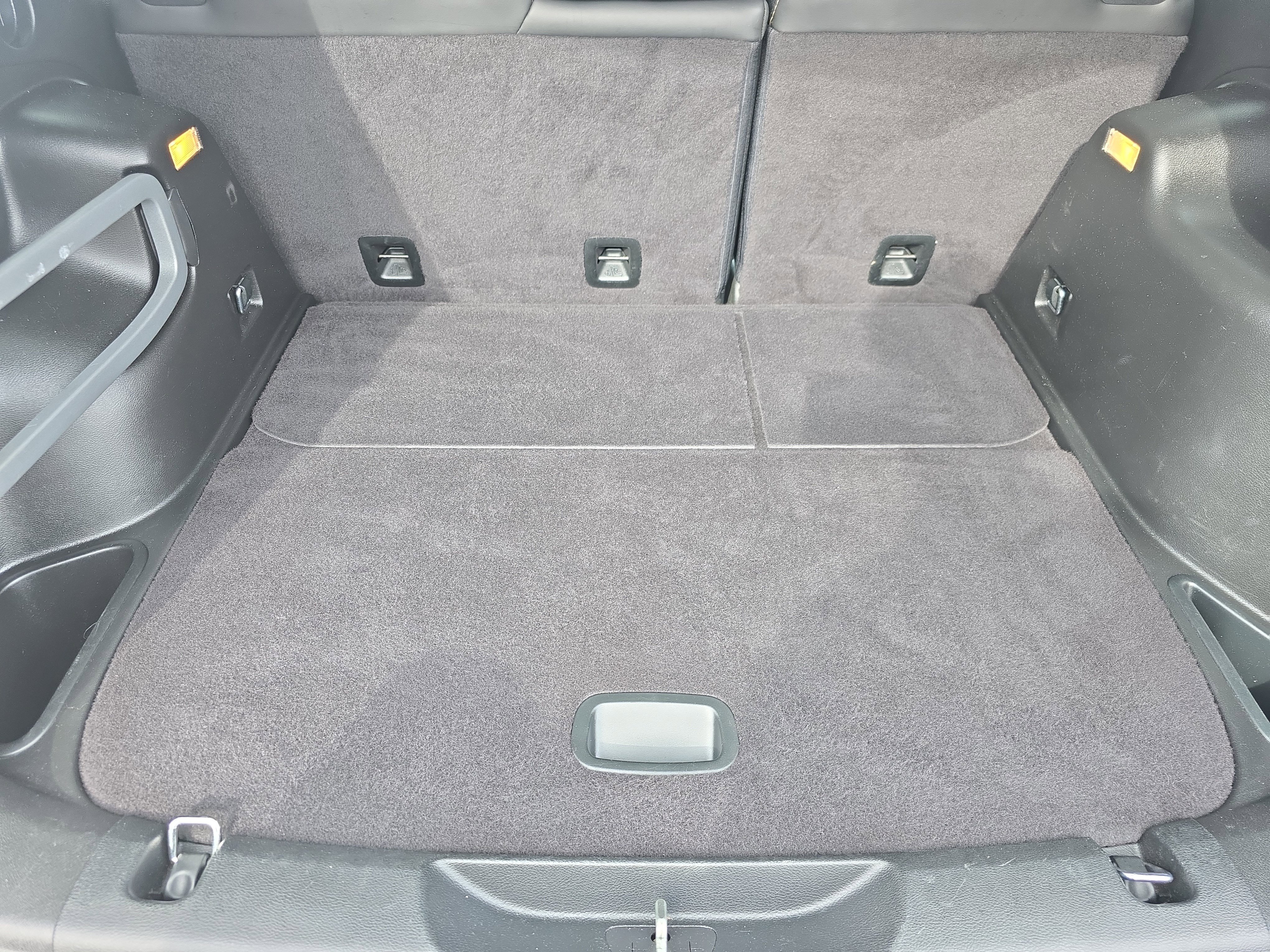 Used 2017 Jeep Cherokee Limited image 12