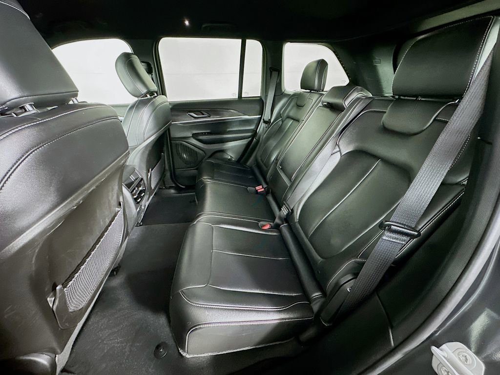 Certified 2025 Jeep Grand Cherokee Limited image 35