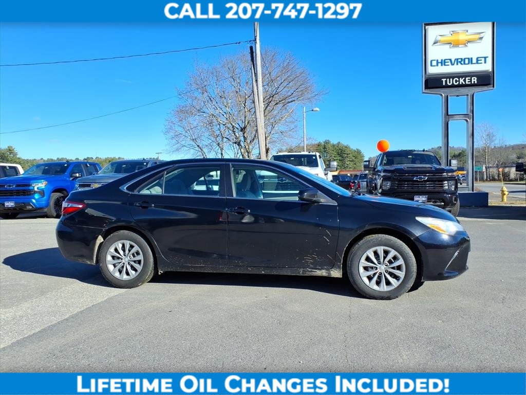 Used 2017 Toyota Camry LE image 4