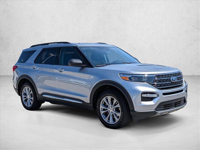 Certified 2023 Ford Explorer XLT w/ Equipment Group 202A AWD/4WD image 3