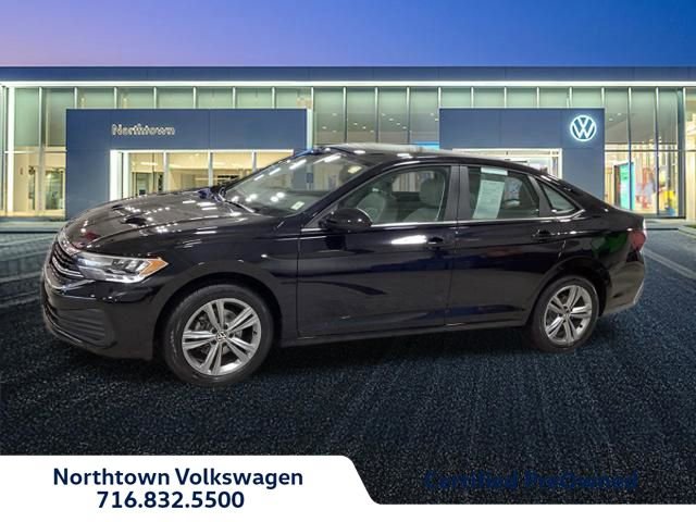 Used 2024 Volkswagen Jetta SE image 2