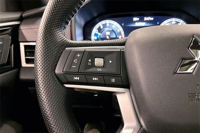 Used 2024 Mitsubishi Outlander SEL Black Edition image 23