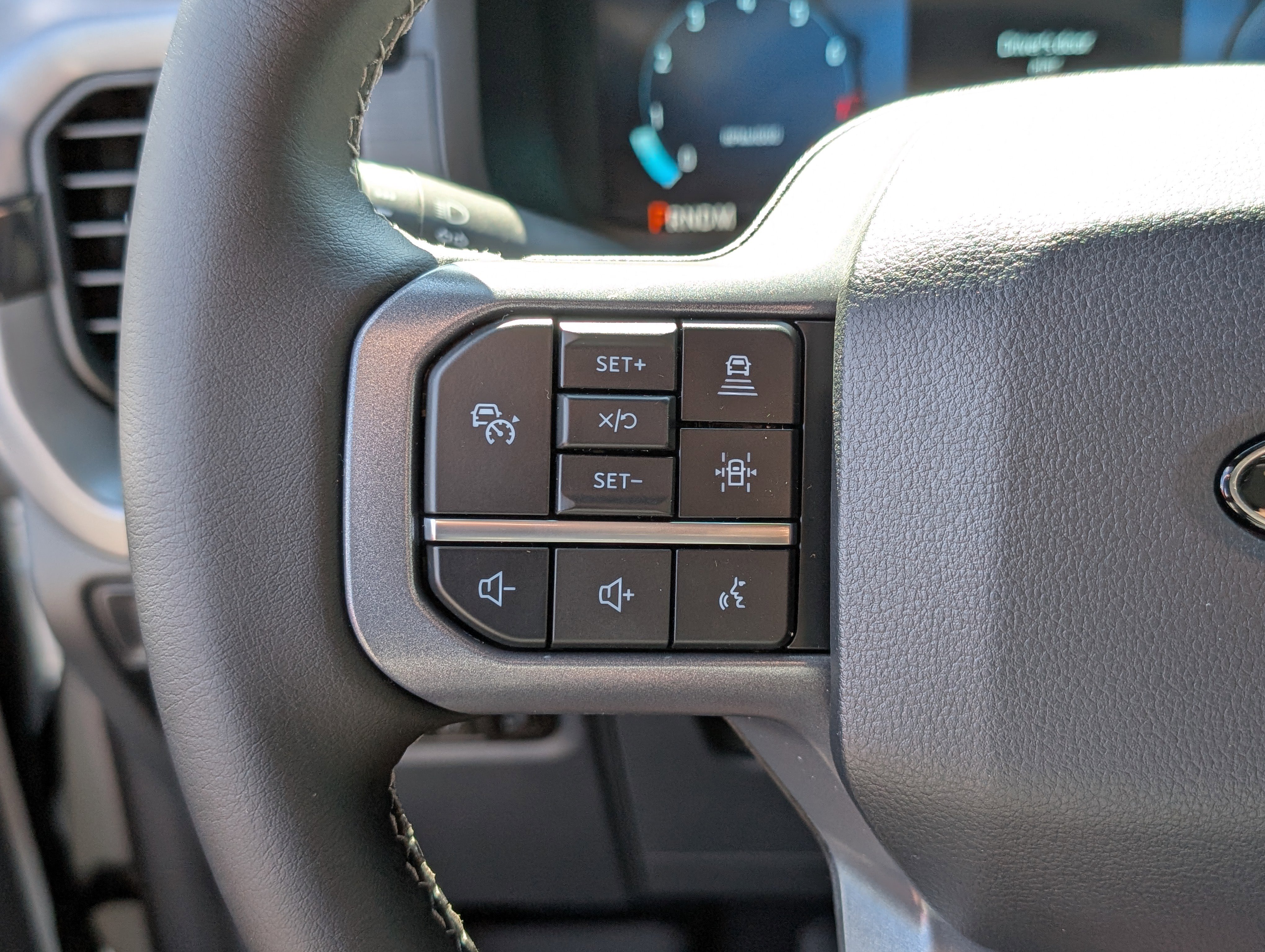 New 2025 Ford F150 XLT w/ Equipment Group 302A MID image 18