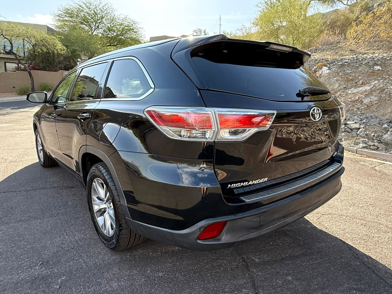 Used 2015 Toyota Highlander XLE image 4