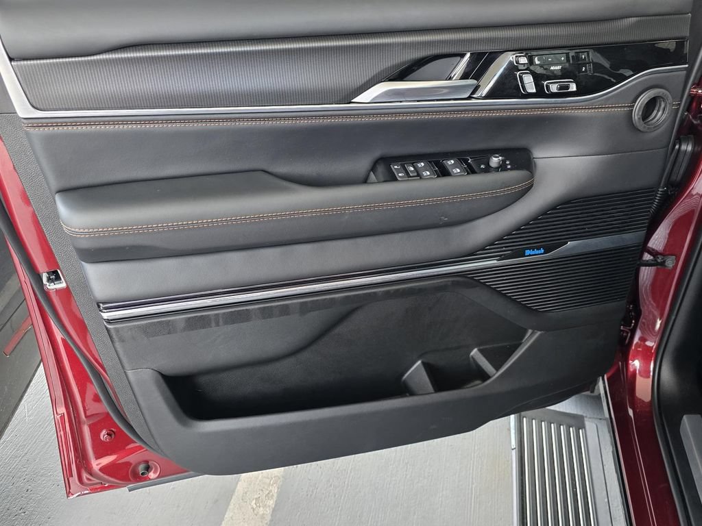 New 2026 Jeep Grand Wagoneer L Summit AWD/4WD image 54