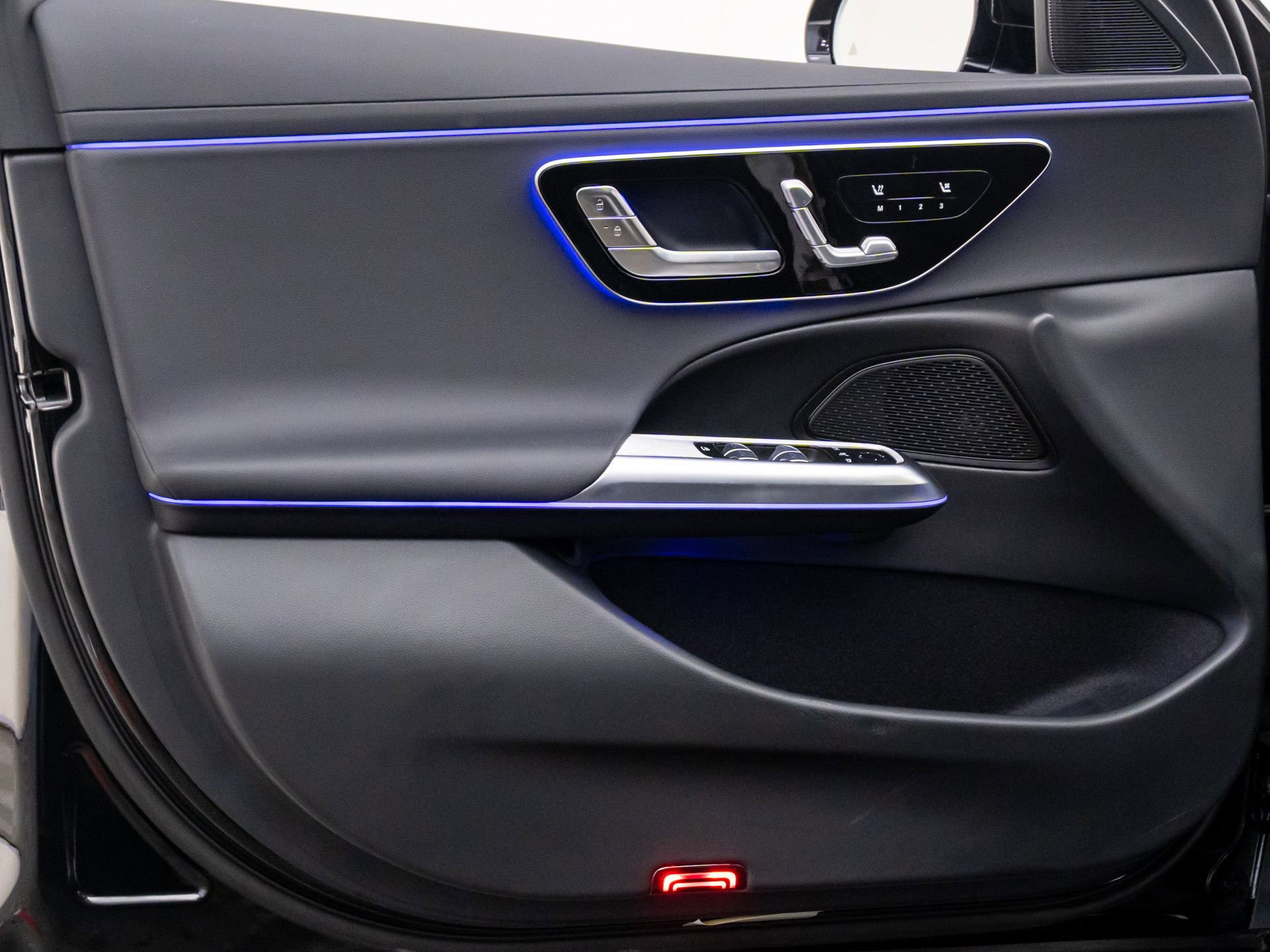 Used 2025 Mercedes-Benz E 450 4MATIC Sedan image 13