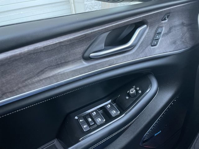 Used 2021 Jeep Grand Cherokee L Overland w/ Luxury Tech Group IV AWD/4WD image 13