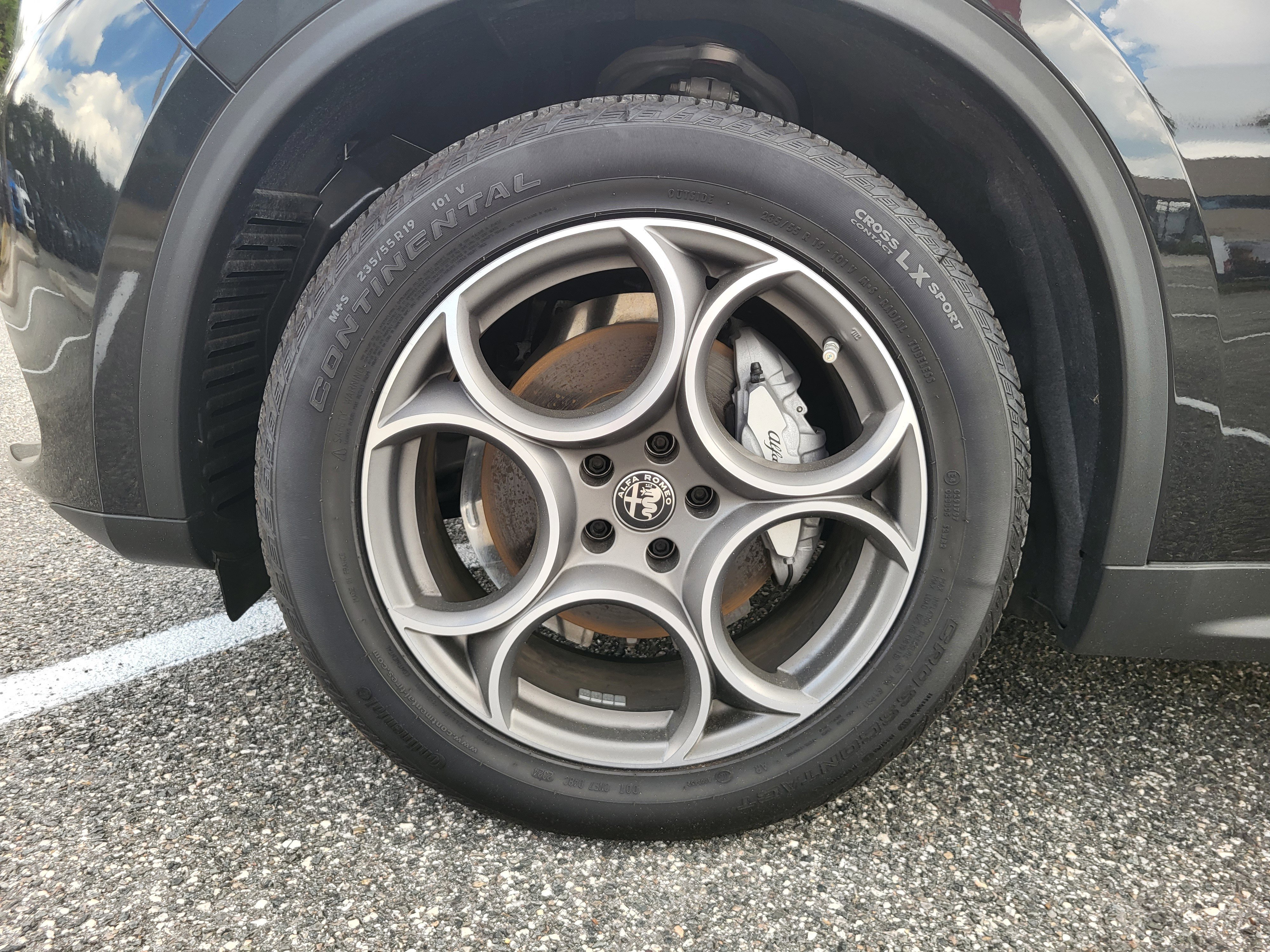 New 2025 Alfa Romeo Stelvio Sprint image 9