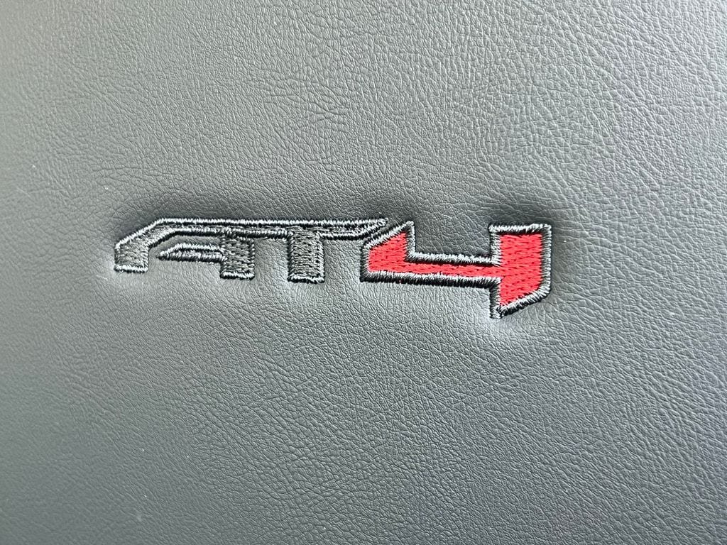 Used 2024 GMC Acadia AT4 w/ Luxury Package AWD/4WD image 30