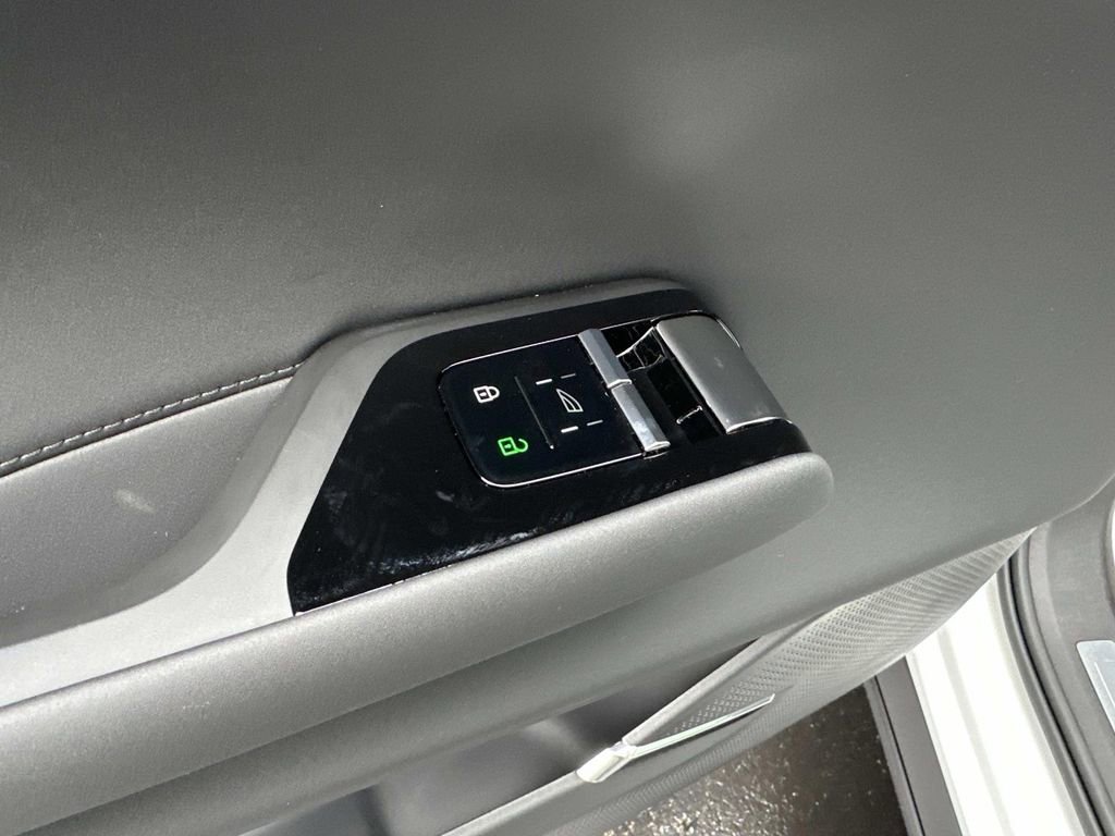 New 2025 Volvo EX90 Ultra w/ Protection Package Premier image 12