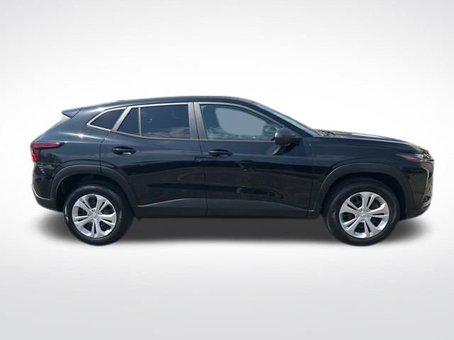 Used 2024 Chevrolet Trax LS FWD image 7