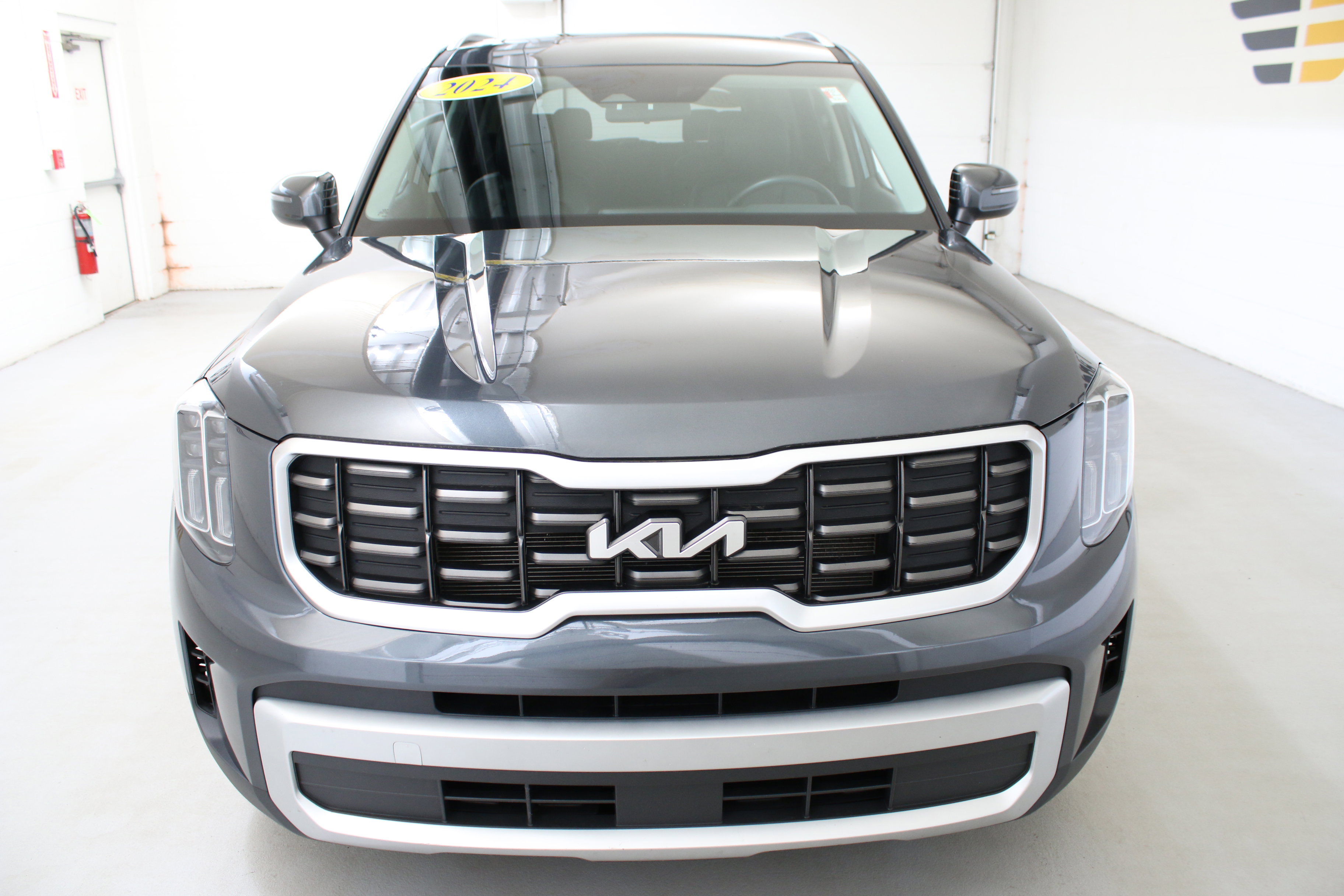 Used 2024 Kia Telluride S w/ S Sunroof Package image 2