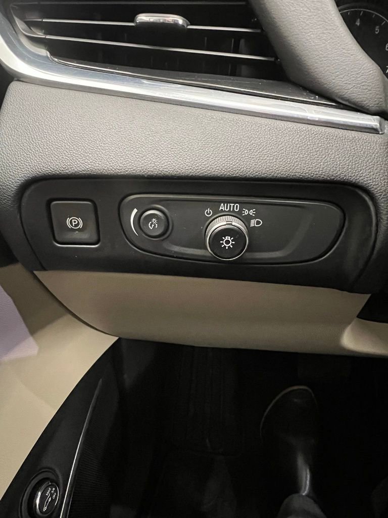 Used 2021 Buick Enclave Essence AWD/4WD image 23