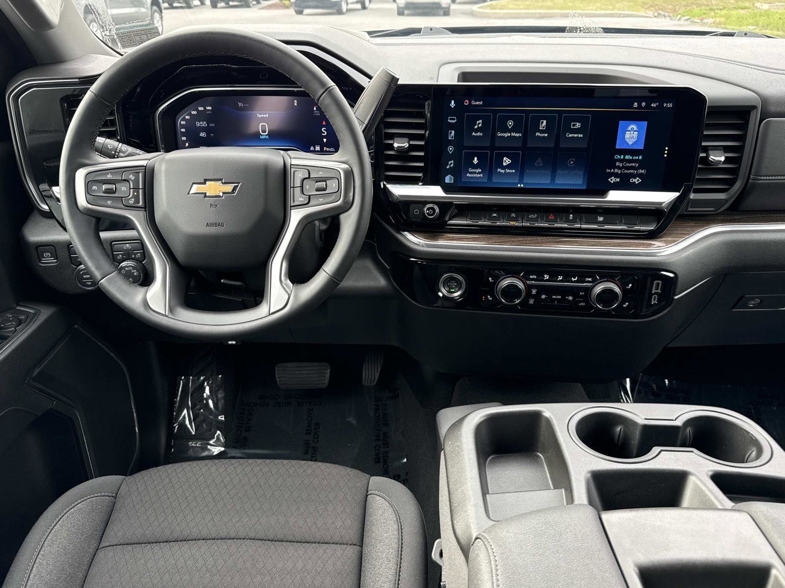 Used 2024 Chevrolet Silverado 1500 LT image 2