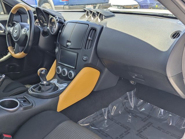 Used 2019 Nissan 370Z Coupe w/ Z34 Heritage Edition - White RWD image 19