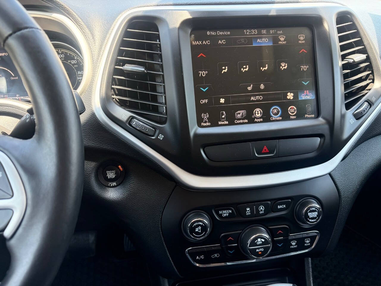 Used 2016 Jeep Cherokee Trailhawk w/ Comfort/Convenience Group AWD/4WD image 23