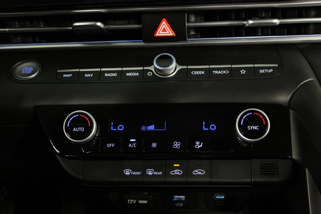 Certified 2024 Hyundai Elantra SEL image 17